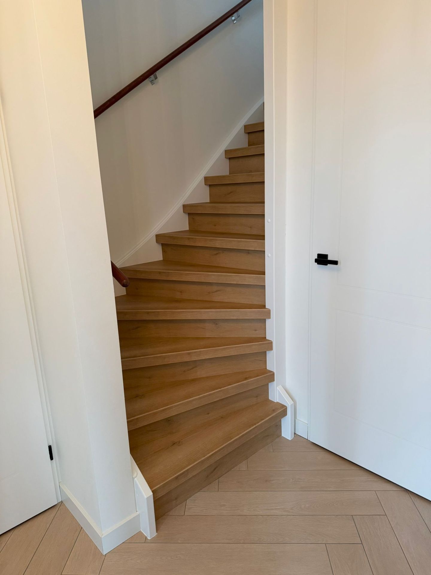 Traprenovatie in houtlook