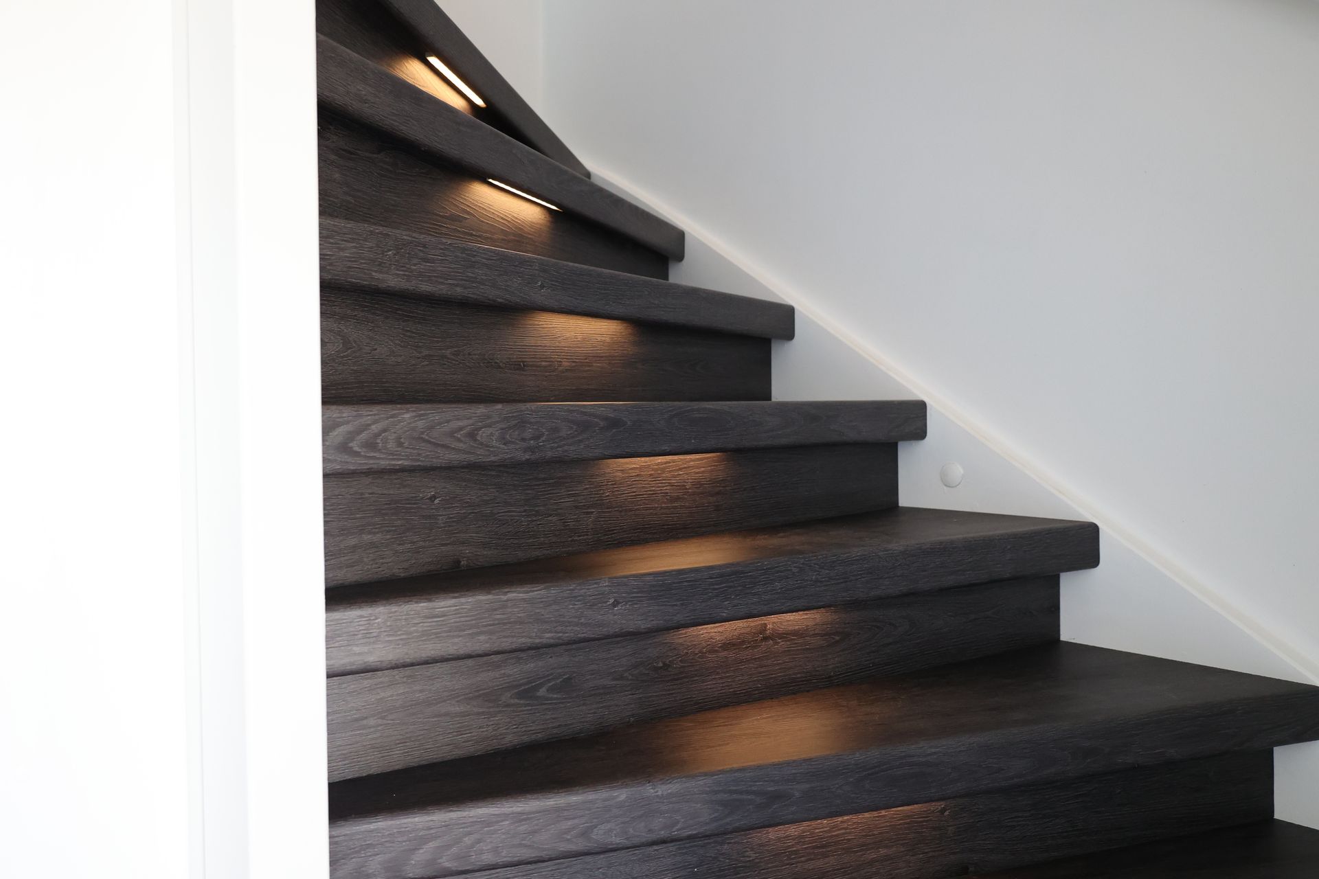 Trapverlichting bij een Premium PVC traprenovatie